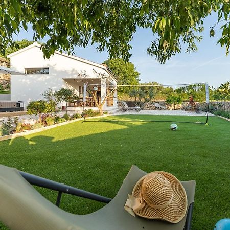 Holiday Home - Villa Thorak Anić Eksteriør bilde