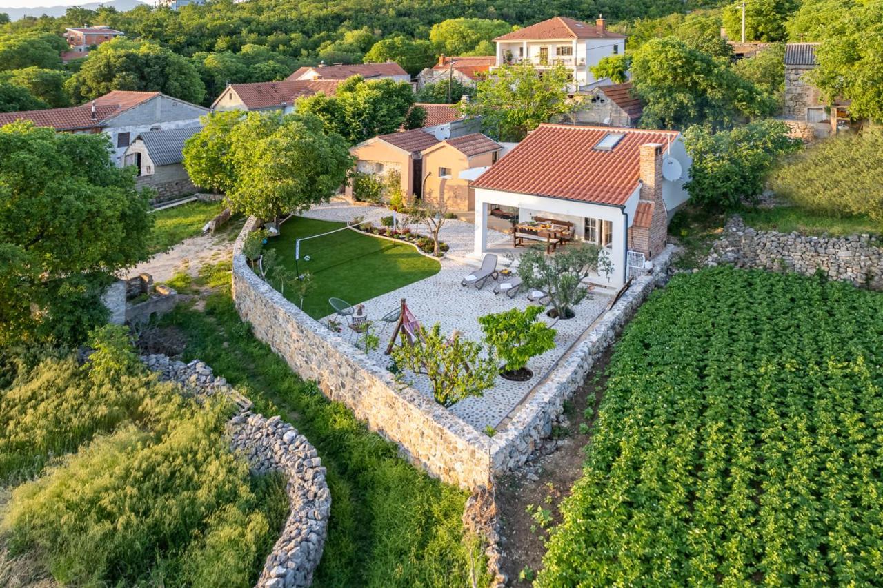 Holiday Home - Villa Thorak Anić Eksteriør bilde