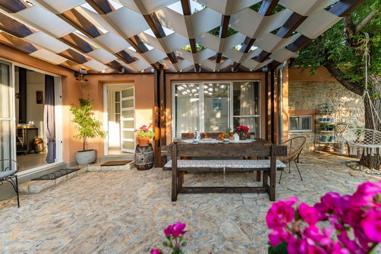 Holiday Home - Villa Thorak Anić Eksteriør bilde