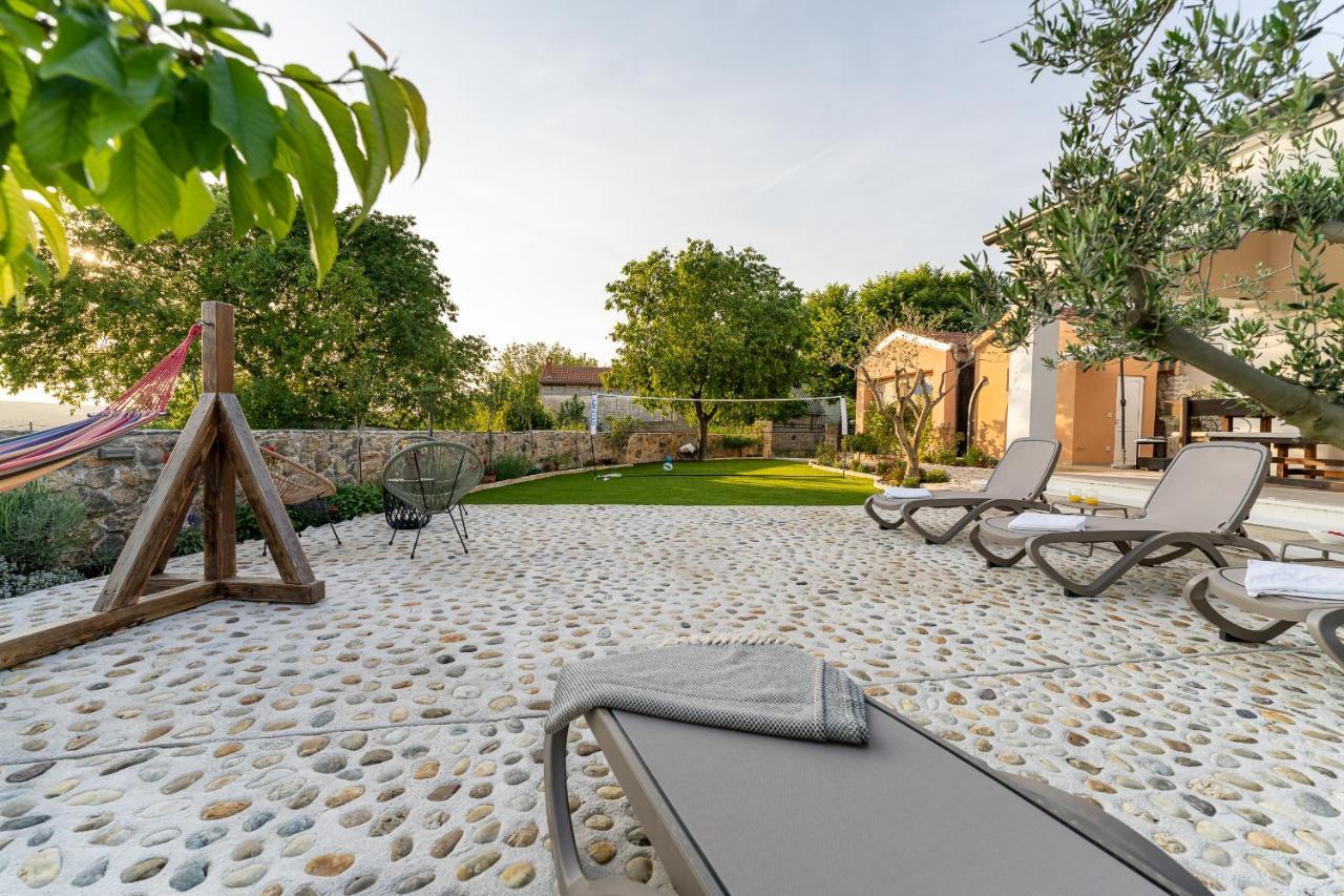 Holiday Home - Villa Thorak Anić Eksteriør bilde
