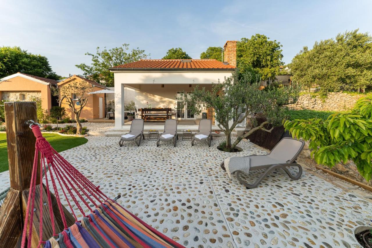 Holiday Home - Villa Thorak Anić Eksteriør bilde