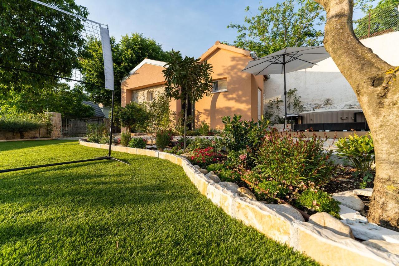 Holiday Home - Villa Thorak Anić Eksteriør bilde
