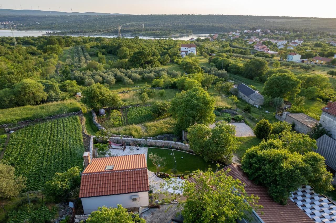 Holiday Home - Villa Thorak Anić Eksteriør bilde