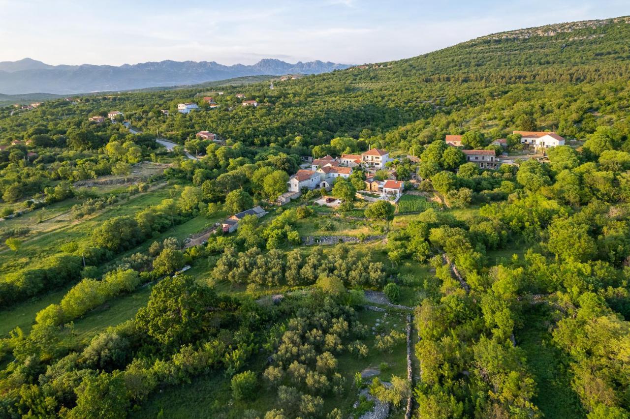 Holiday Home - Villa Thorak Anić Eksteriør bilde