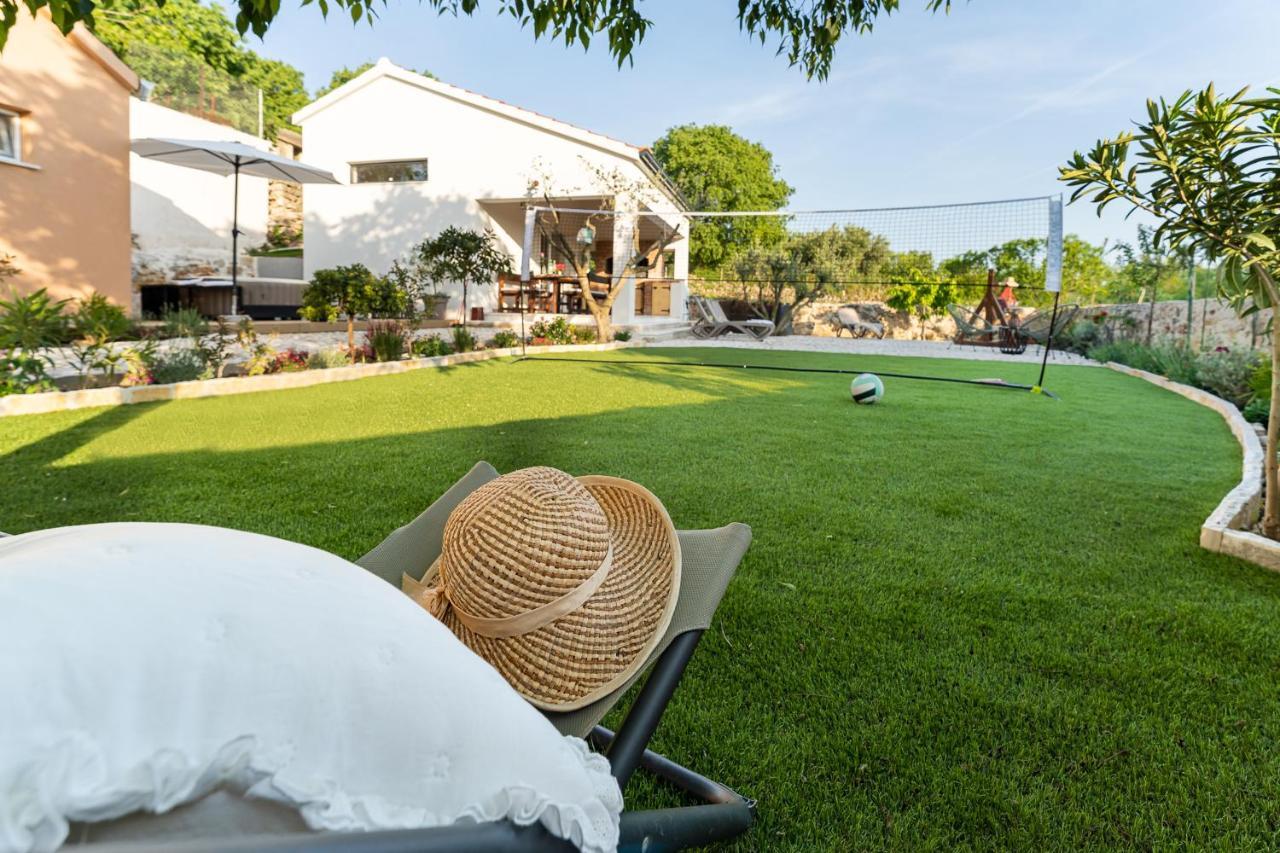 Holiday Home - Villa Thorak Anić Eksteriør bilde