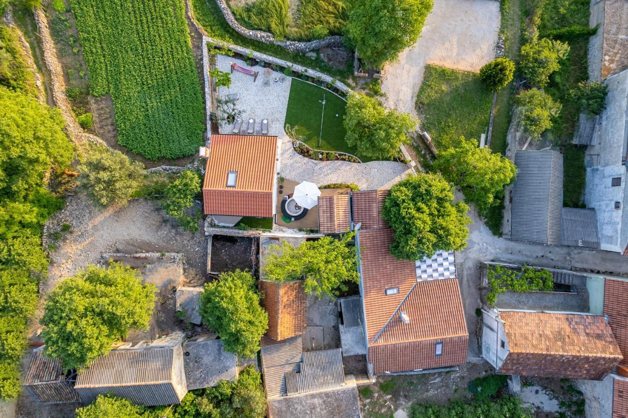 Holiday Home - Villa Thorak Anić Eksteriør bilde