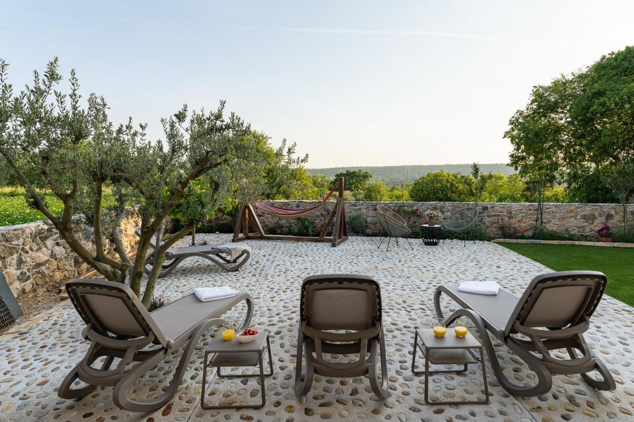 Holiday Home - Villa Thorak Anić Eksteriør bilde