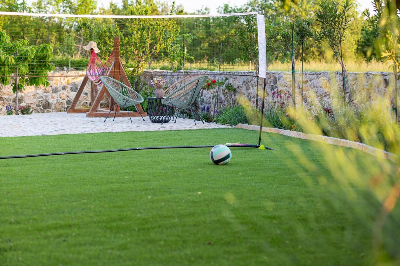 Holiday Home - Villa Thorak Anić Eksteriør bilde